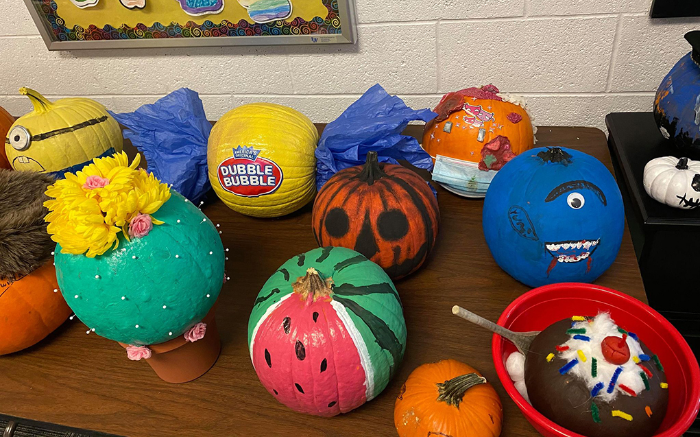 Pumpkin decorating contest